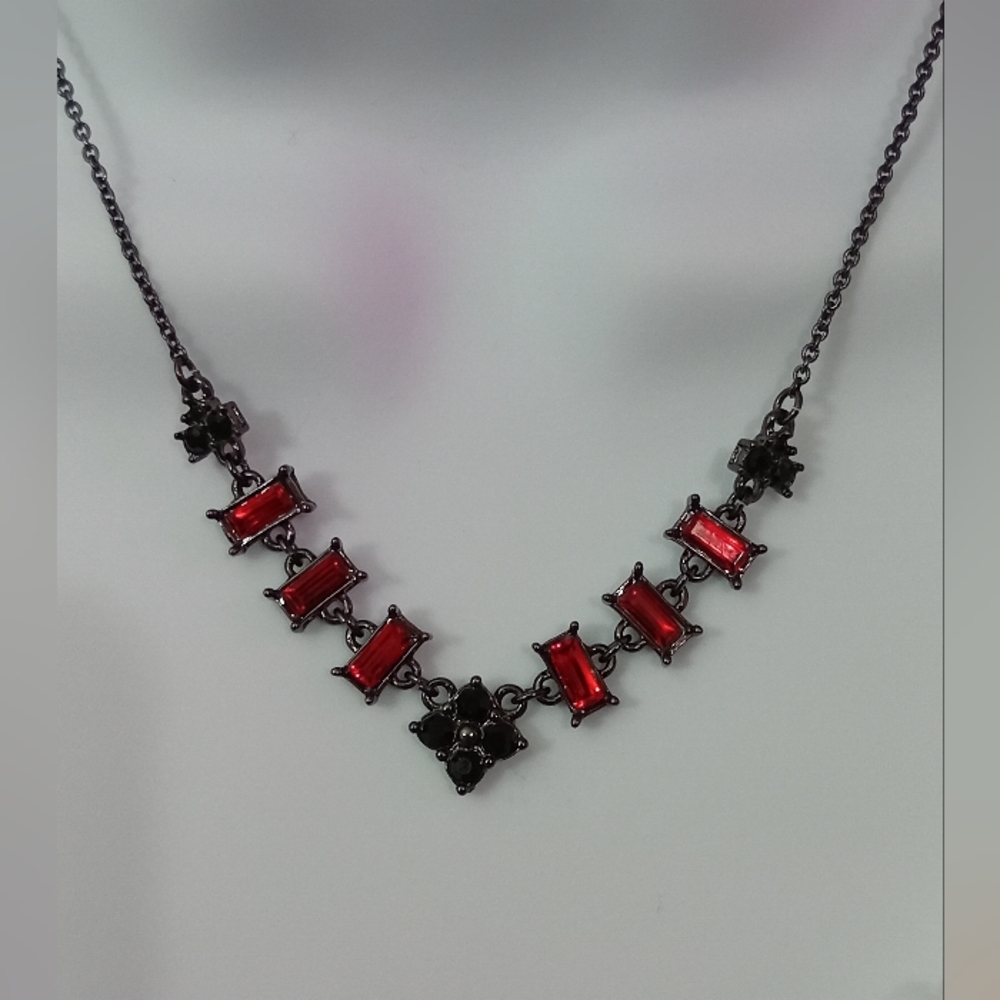 Chic Red and Black Necklace